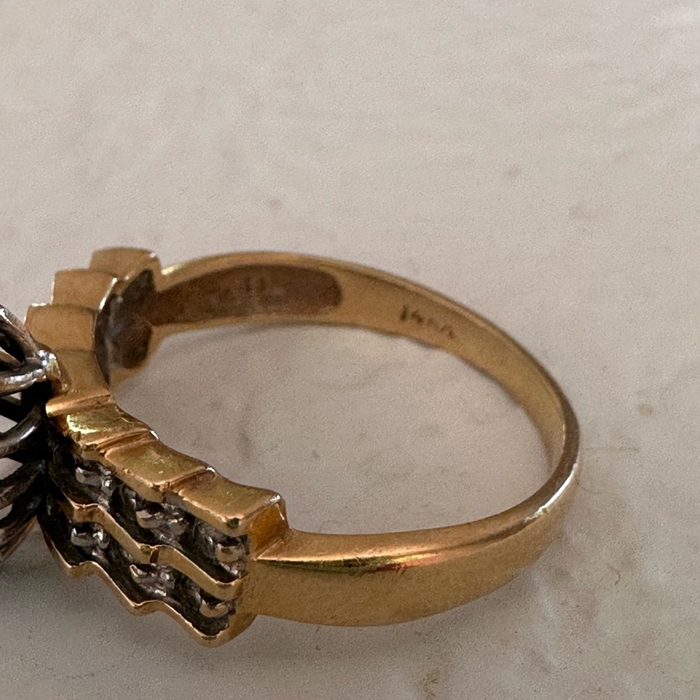 Beautiful 14k & .5 diamond vintage 80s cocktail ring - Picture 8 of 17